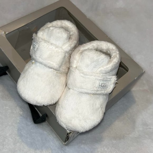 UGG Shoes Baby Uggs New White Soft And Warm Baby Uggs 2 18 Months